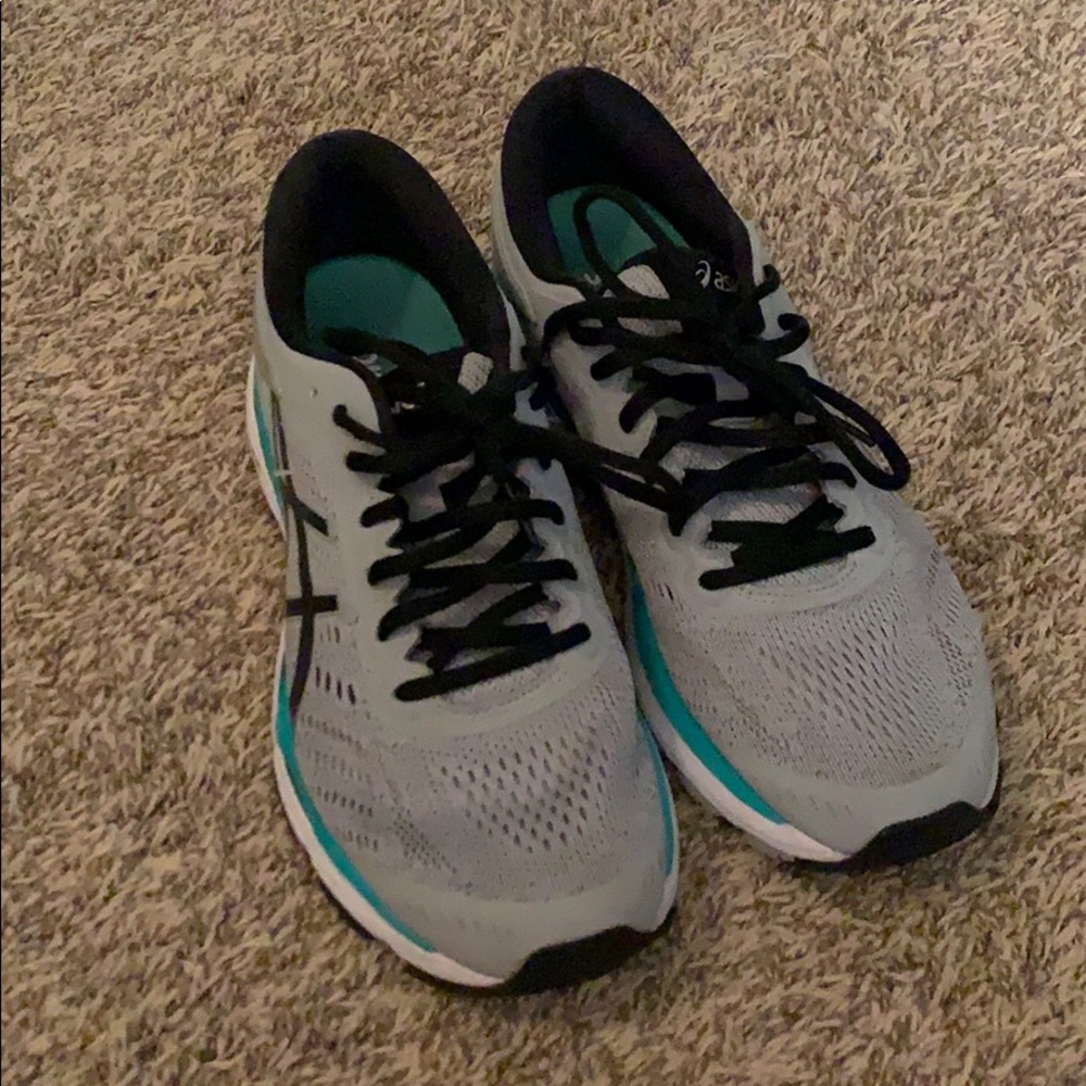 Women’s shoes